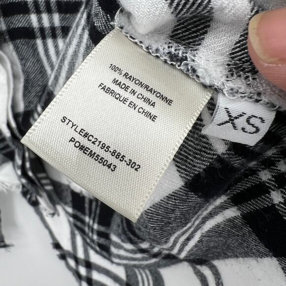 Cloth & Stone Plaid Roll Tab Sleeve Women’s XS Black White Soft Blouse - Picture 7 of 9